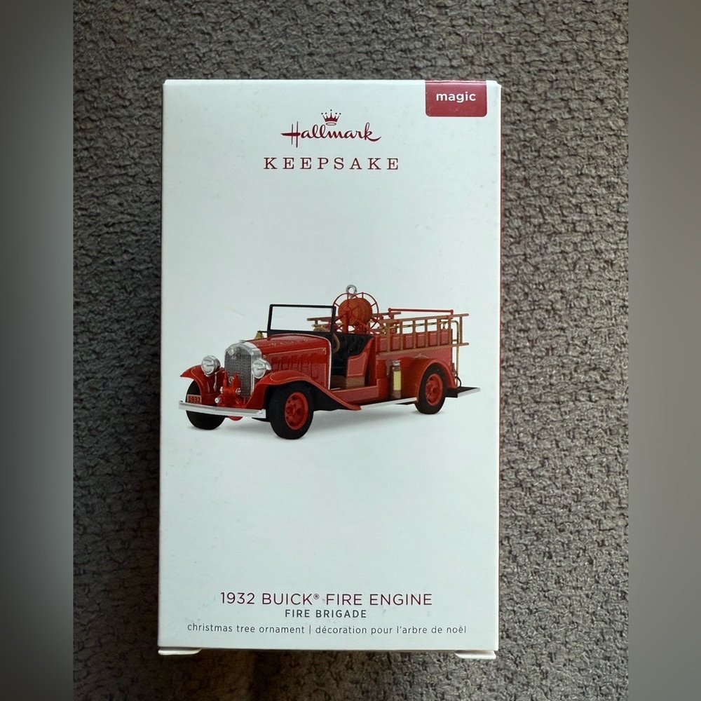 Hallmark Keepsake Ornament Magic 1932 Buick Fire Engine Topper 16 Brigade Series - Picture 2 of 7